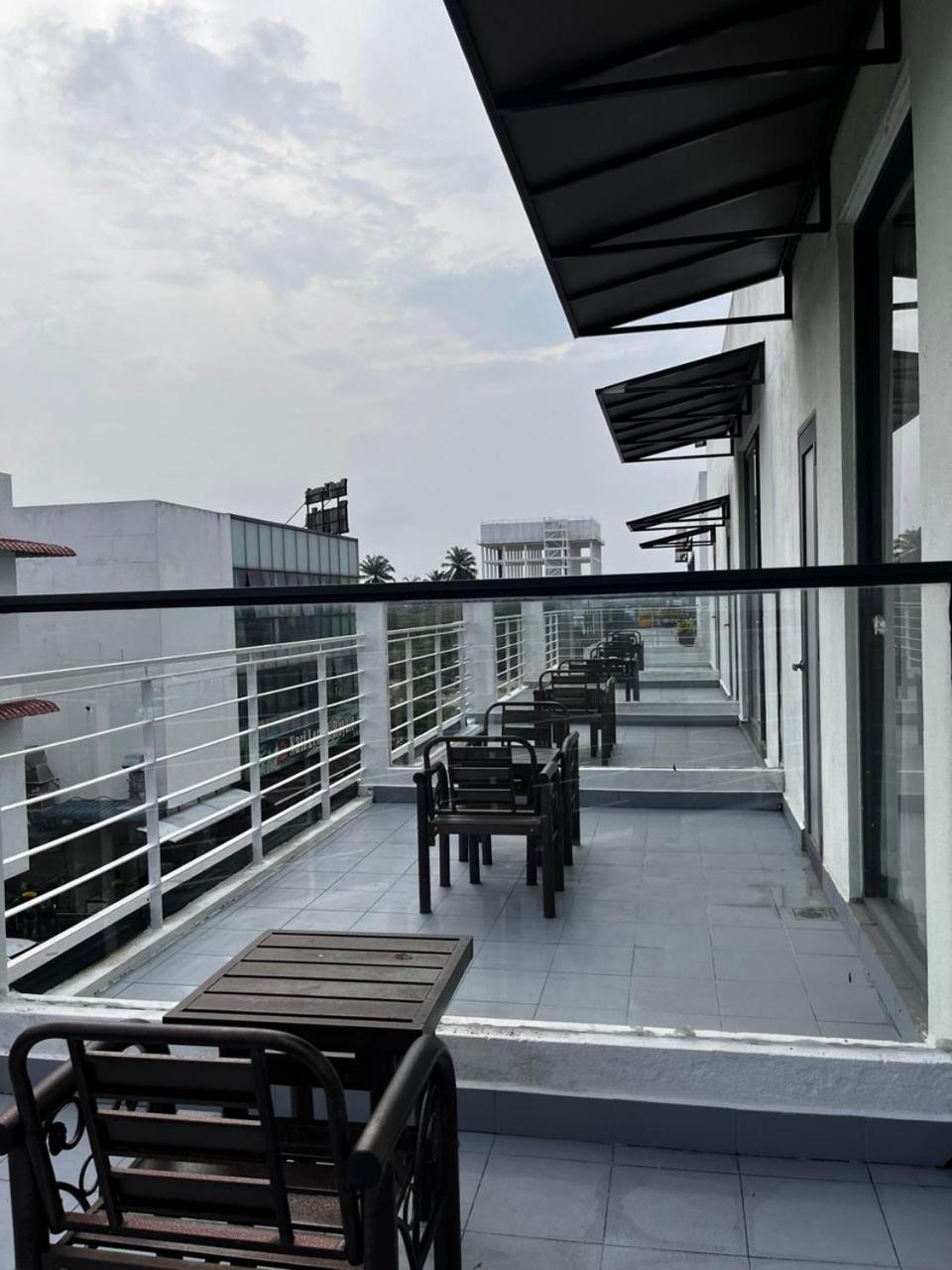 S8 Boutique Hotel Near Klia 1 & Klia 2 เซปัง ภายนอก รูปภาพ